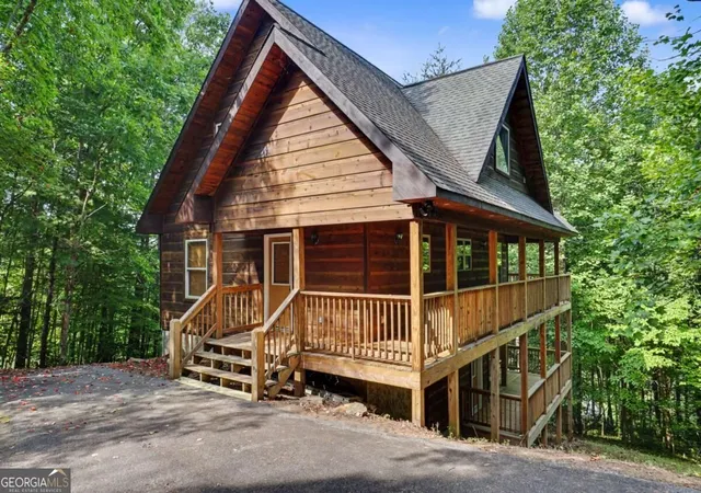 Photo 2 of Single family home for sale at 482 High St, Young Harris, GA 30582 | MLS# 10837150 | Listing updated on 2026-09-07