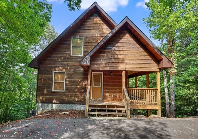 Photo 2 of Single family home for sale at 482 High St, Young Harris, GA 30582 | MLS# 10837150 | Listing updated on 2026-09-07