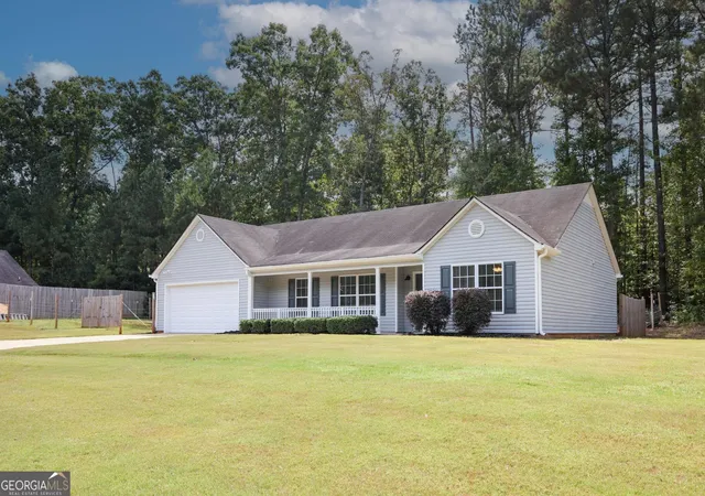 Photo 2 of Single family home for sale at 1201 Oakland Dr, Monroe, GA 30655 | MLS# 10842944 | Listing updated on 2026-09-30