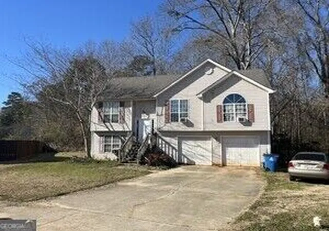 Photo 2 of Sale Pending at 7061 Regency Ln, Mcdonough, GA 30253 | MLS# 10838433 | Listing updated on 2026-09-14