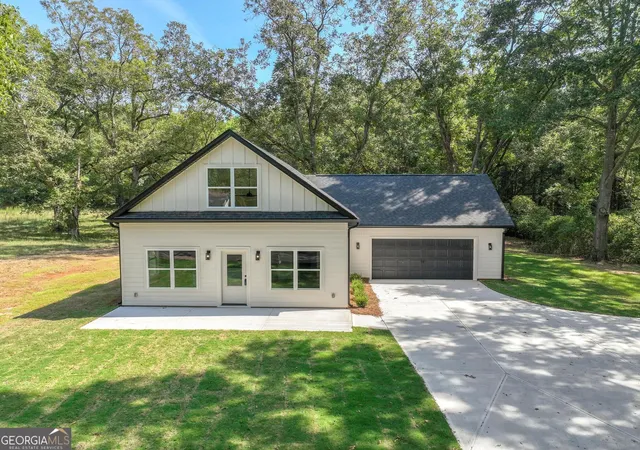 Photo 2 of Single family home for sale at 106 Little St, Williamson, GA 30292 | MLS# 10829057 | Listing updated on 2026-10-11