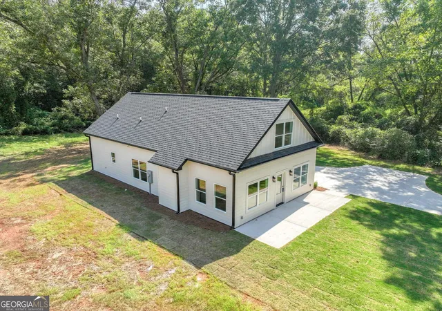 Photo 3 of Single family home for sale at 106 Little St, Williamson, GA 30292 | MLS# 10829057 | Listing updated on 2026-10-11