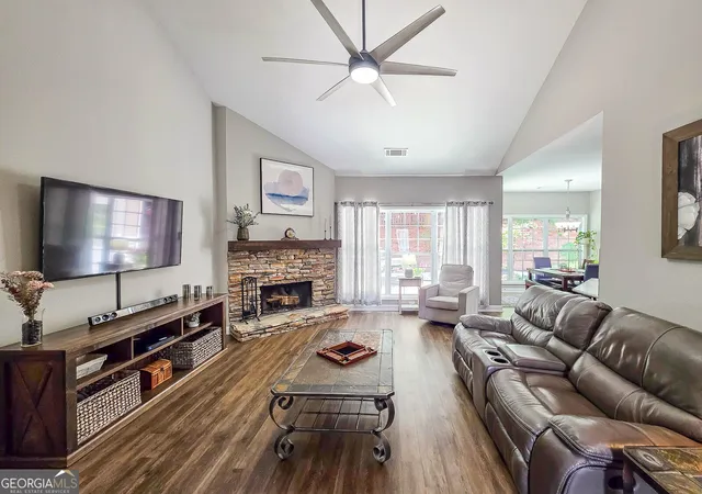 Photo 2 of Sale Pending at 728 Austin Creek Dr, Buford, GA 30518 | MLS# 10825268 | Listing updated on 2026-10-02