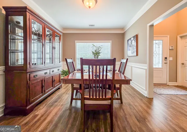 Photo 4 of Sale Pending at 728 Austin Creek Dr, Buford, GA 30518 | MLS# 10825268 | Listing updated on 2026-10-02