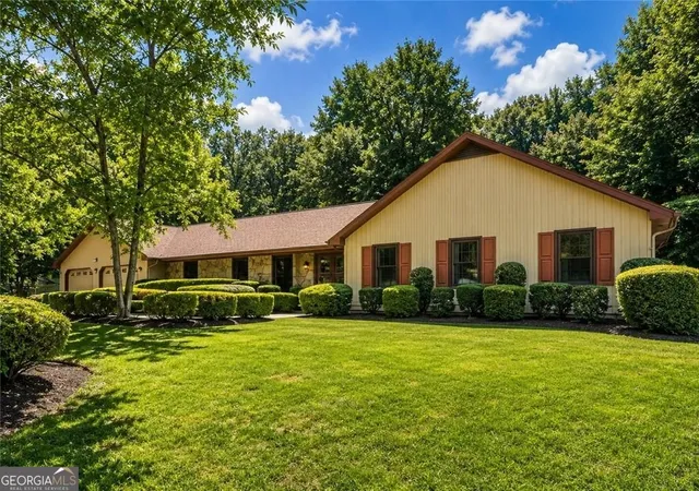Photo 2 of Single family home for sale at 3520 Turtle Cvs Ct Se, Marietta, GA 30067 | MLS# 10839387 | Listing updated on 2026-09-17