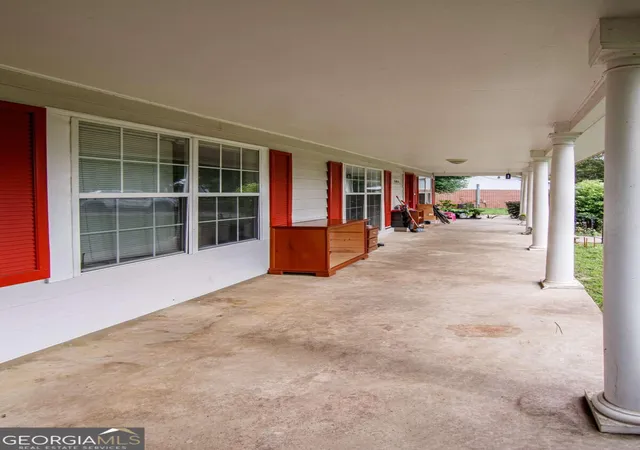 Photo 3 of Single family home for sale at 604 Jackson St, Nashville, GA 31639 | MLS# 10850518 | Listing updated on 2026-10-05
