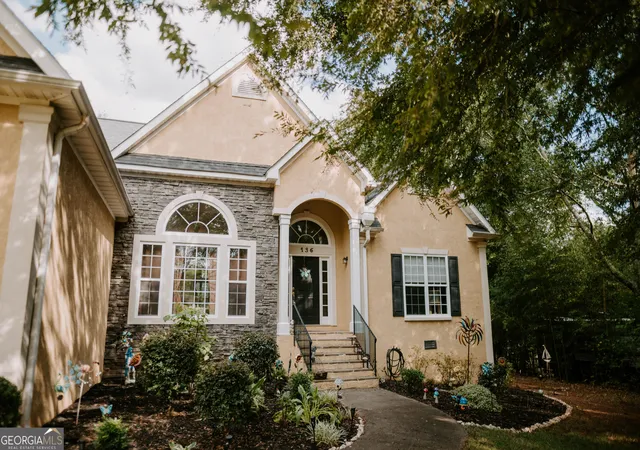 Photo 2 of Single family home for sale at 136 King Richard Dr, Griffin, GA 30223 | MLS# 10840485 | Listing updated on 2026-09-11