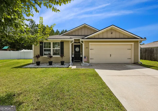 Photo 1 of Single family home for sale at 420 Cedar Breeze Dr, Kingsland, GA 31548 | MLS# 10843530 | Listing updated on 2026-09-28