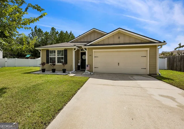 Photo 2 of Single family home for sale at 420 Cedar Breeze Dr, Kingsland, GA 31548 | MLS# 10843530 | Listing updated on 2026-09-28