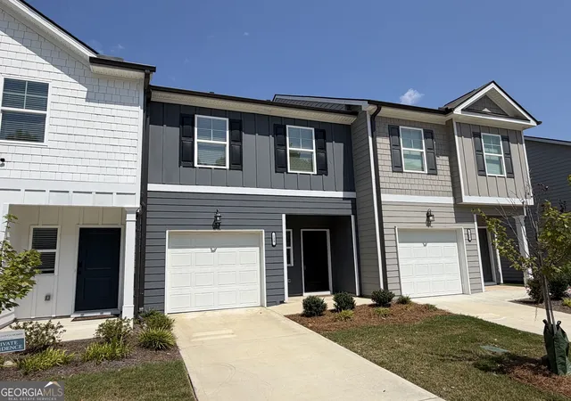 Townhouse for sale at 129 Jaxton St, Hoschton, GA 30548 | MLS# 10825592