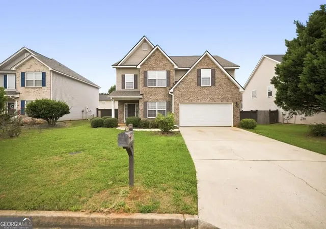 Photo 3 of Single family home for sale at 105 Dane Ter, Warner Robins, GA 31088 | MLS# 10841411 | Listing updated on 2026-09-21