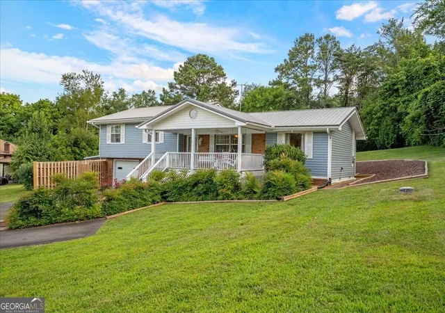 Photo 2 of Single family home for sale at 1026 Bandy Ln, Ringgold, GA 30736 | MLS# 10850147 | Listing updated on 2026-10-07