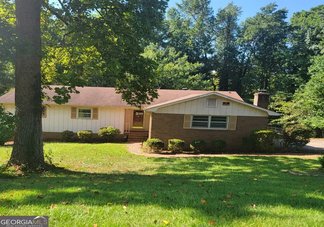 Photo 1 of Sale Pending at 221 Park Hl Dr, Lagrange, GA 30241 | MLS# 10843926 | Listing updated on 2026-09-30