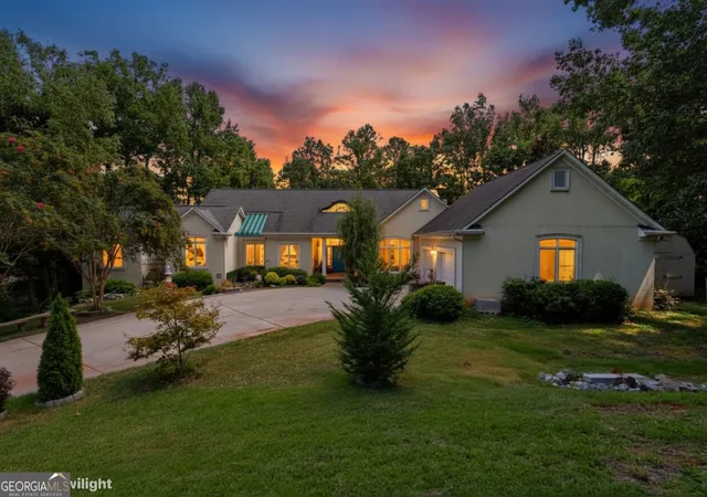 Photo 1 of Single family home for sale at 21 Rocky Cir Ne, White, GA 30184 | MLS# 10834739 | Listing updated on 2026-10-01