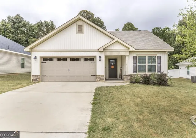 Single family home for sale at 141 Red Tail Cir, Byron, GA 31008 | MLS# 10852096