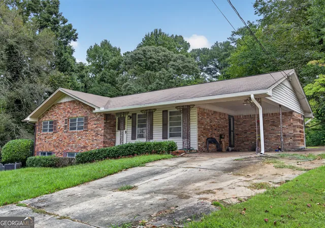 Photo 3 of Single family home for sale at 4690 Janice Dr, College Park, GA 30337 | MLS# 10846856 | Listing updated on 2026-09-30
