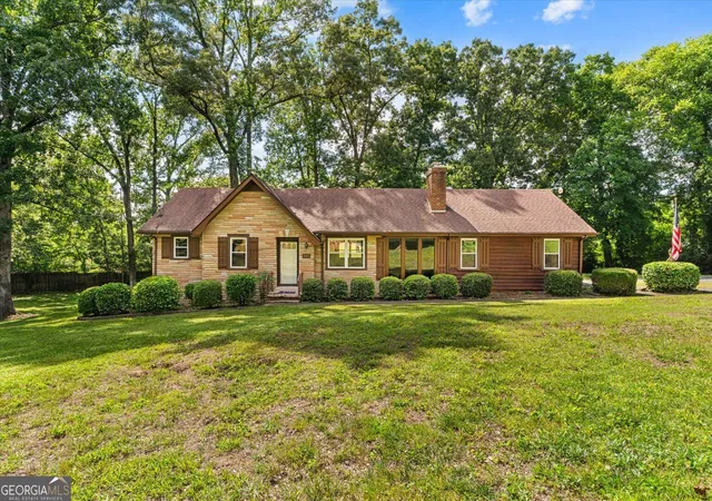 Photo 1 of Single family home for sale at 205 Mountain View Dr, Dalton, GA 30721 | MLS# 10846216 | Listing updated on 2026-09-28