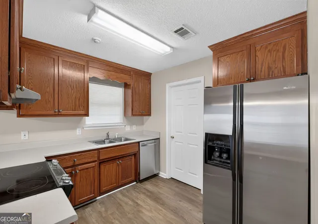 Photo 3 of Single family home for sale at 1627 Fresno St, Valdosta, GA 31602 | MLS# 10841047 | Listing updated on 2026-09-19