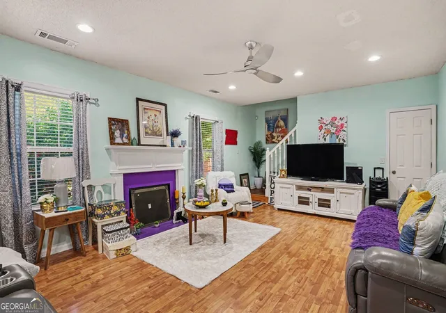 Photo 2 of Single family home for sale at 925 Reda Ct, Mcdonough, GA 30253 | MLS# 10838975 | Listing updated on 2026-09-17