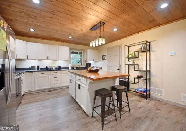Photo 2 of Single family home for sale at 747 Matrix Ln #842, Ellijay, GA 30540 | MLS# 10842430 | Listing updated on 2026-09-10