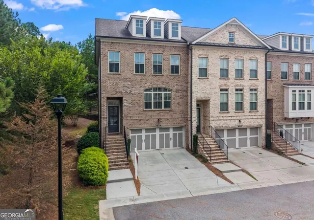 Townhouse for sale at 1402 Wisteria Wall Dr, Suwanee, GA 30024 | MLS# 10852308