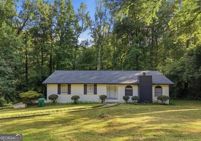 Photo 2 of Single family home for sale at 611 Navarre Dr, Stone Mountain, GA 30087 | MLS# 10708613 | Listing updated on 2026-09-11
