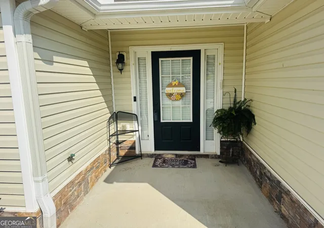 Photo 3 of Single family home for sale at 110 Manchester Ln, Jefferson, GA 30549 | MLS# 10834447 | Listing updated on 2026-09-10