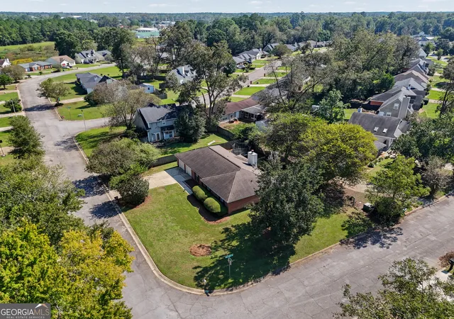 Photo 4 of Single family home for sale at 2836 Stonewater Dr, Albany, GA 31721 | MLS# 10872726 | Listing updated on 2026-10-28