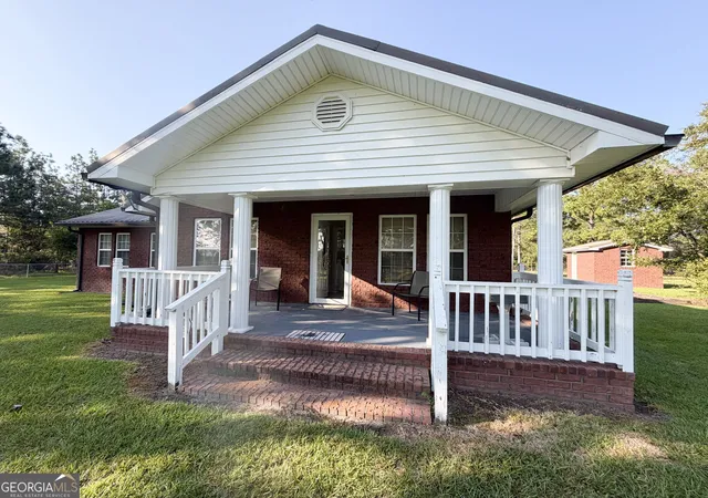 Photo 3 of Single family home for sale at 1182 E Us Hwy 280, Lyons, GA 30436 | MLS# 10846560 | Listing updated on 2026-09-30