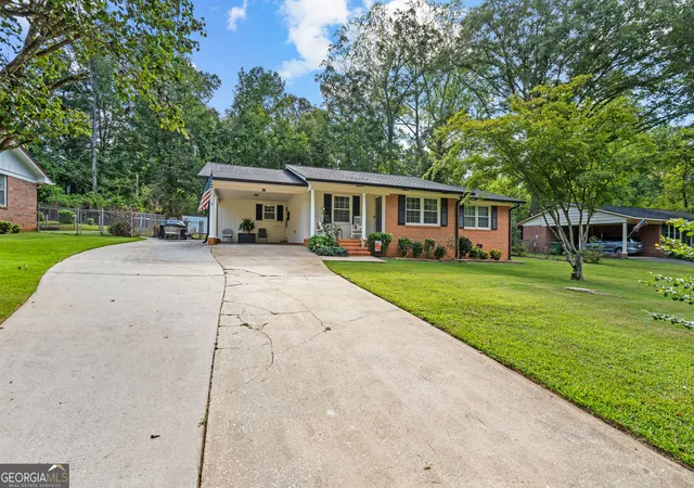 Photo 2 of Single family home for sale at 412 Leola Dr, Griffin, GA 30224 | MLS# 10843649 | Listing updated on 2026-09-13