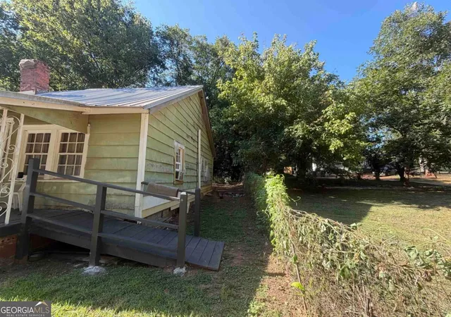Photo 3 of Sale Pending at 366 Canaan Cir, Greensboro, GA 30642 | MLS# 10844426 | Listing updated on 2026-09-19