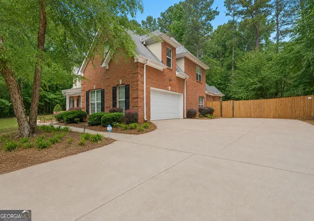 Photo 1 of Single family home for sale at 795 Huiet Dr, Mcdonough, GA 30252 | MLS# 10842037 | Listing updated on 2026-10-07