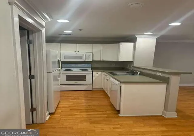 Photo 4 of Condo for sale at 490 Barnett Shls Rd #914, Athens, GA 30605 | MLS# 10843119 | Listing updated on 2026-09-10