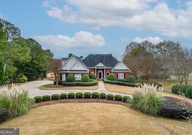 Photo 1 of Single family home for sale at 5685 Golf Clb Dr, Braselton, GA 30517 | MLS# 10874360 | Listing updated on 2026-10-30