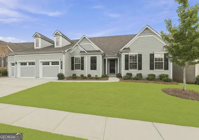 Photo 2 of Single family home for sale at 204 Cottonwood Cir, Peachtree City, GA 30269 | MLS# 10845657 | Listing updated on 2026-09-28