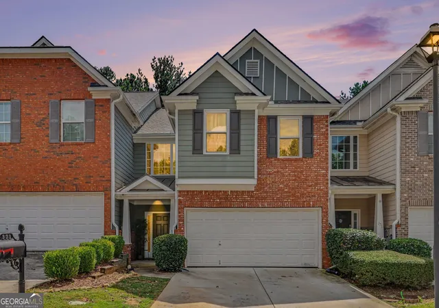 Townhouse for sale at 373 Crk Manor Way, Suwanee, GA 30024 | MLS# 10845991