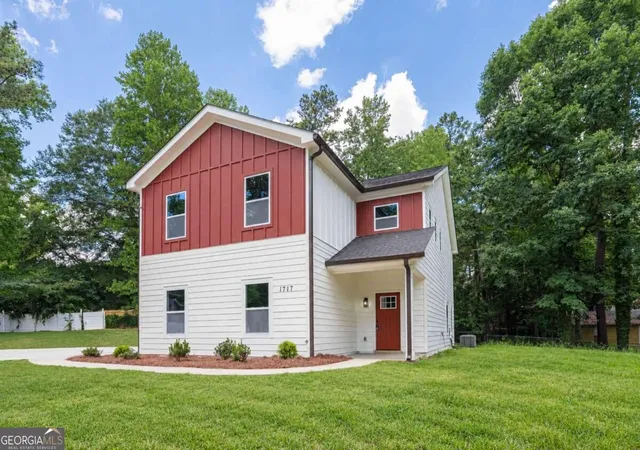 Photo 3 of Single family home for sale at 1717 Hilton Ridge Ct, Lithonia, GA 30058 | MLS# 10840732 | Listing updated on 2026-09-18