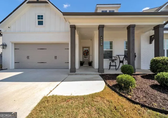 Photo 3 of Single family home for sale at 4506 Silver Oak Dr SW, Gainesville, GA 30504 | MLS# 10852032 | Listing updated on 2026-09-24