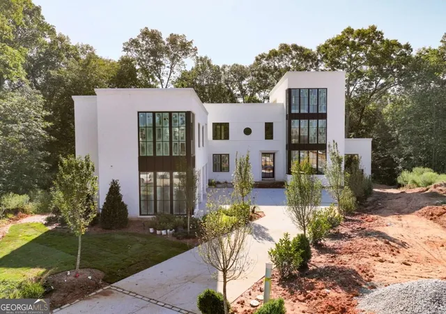 Photo 1 of Mansion for sale at 140 Reed Way Sw, Fayetteville, GA 30214 | MLS# 10843458 | Listing updated on 2026-09-10