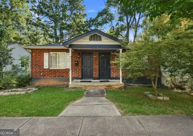Photo 1 of Sale Pending at 1071 Center St Nw, Atlanta, GA 30318 | MLS# 10839599 | Listing updated on 2026-09-14