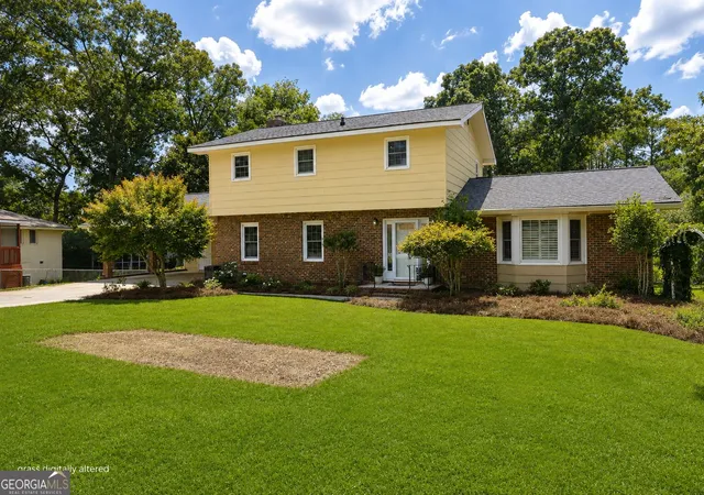 Photo 2 of Sale Pending at 224 Windsor Dr, Warner Robins, GA 31088 | MLS# 10838864 | Listing updated on 2026-09-05