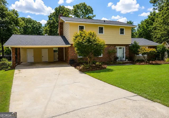 Photo 3 of Sale Pending at 224 Windsor Dr, Warner Robins, GA 31088 | MLS# 10838864 | Listing updated on 2026-09-05