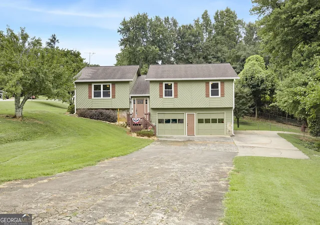 Photo 1 of Single family home for sale at 1090 Hickory Rd, Canton, GA 30115 | MLS# 10835898 | Listing updated on 2026-09-24