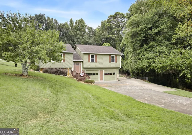 Photo 2 of Single family home for sale at 1090 Hickory Rd, Canton, GA 30115 | MLS# 10835898 | Listing updated on 2026-09-24