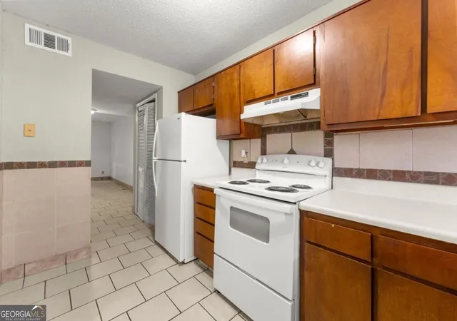 Photo 4 of Townhouse for sale at 2497 Hidden Cvs Ct #C, Gainesville, GA 30501 | MLS# 10853684 | Listing updated on 2026-10-01