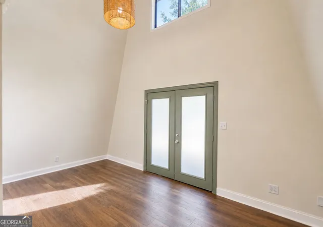 Photo 2 of Single family home for sale at 555 Freeman Dr, Athens, GA 30601 | MLS# 10838007 | Listing updated on 2026-09-02