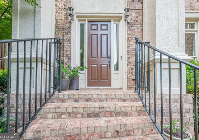 Photo 2 of Single family home for sale at 211 Cedarhurst Dr, Canton, GA 30115 | MLS# 10841940 | Listing updated on 2026-09-08