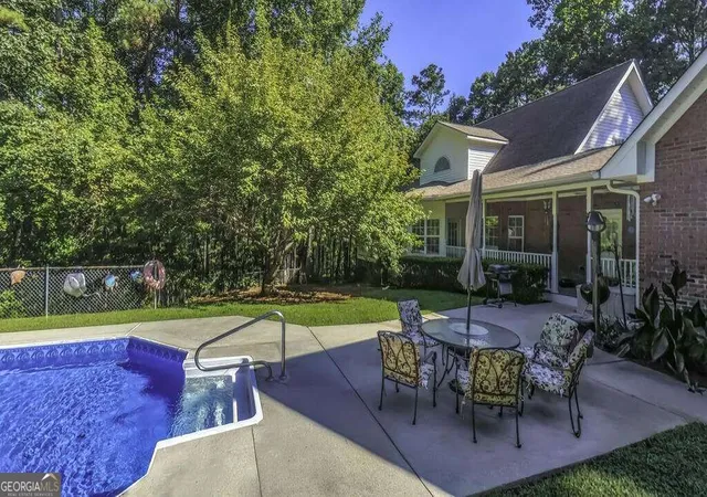 Photo 4 of Single family home for sale at 8285 Ml Run Trl, Whitesburg, GA 30185 | MLS# 10844511 | Listing updated on 2026-09-11