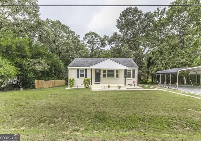 Photo 3 of Single family home for sale at 111 Benton Ave, Warner Robins, GA 31088 | MLS# 10851900 | Listing updated on 2026-09-23