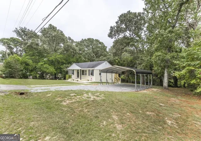 Photo 3 of Single family home for sale at 111 Benton Ave, Warner Robins, GA 31088 | MLS# 10851900 | Listing updated on 2026-09-23